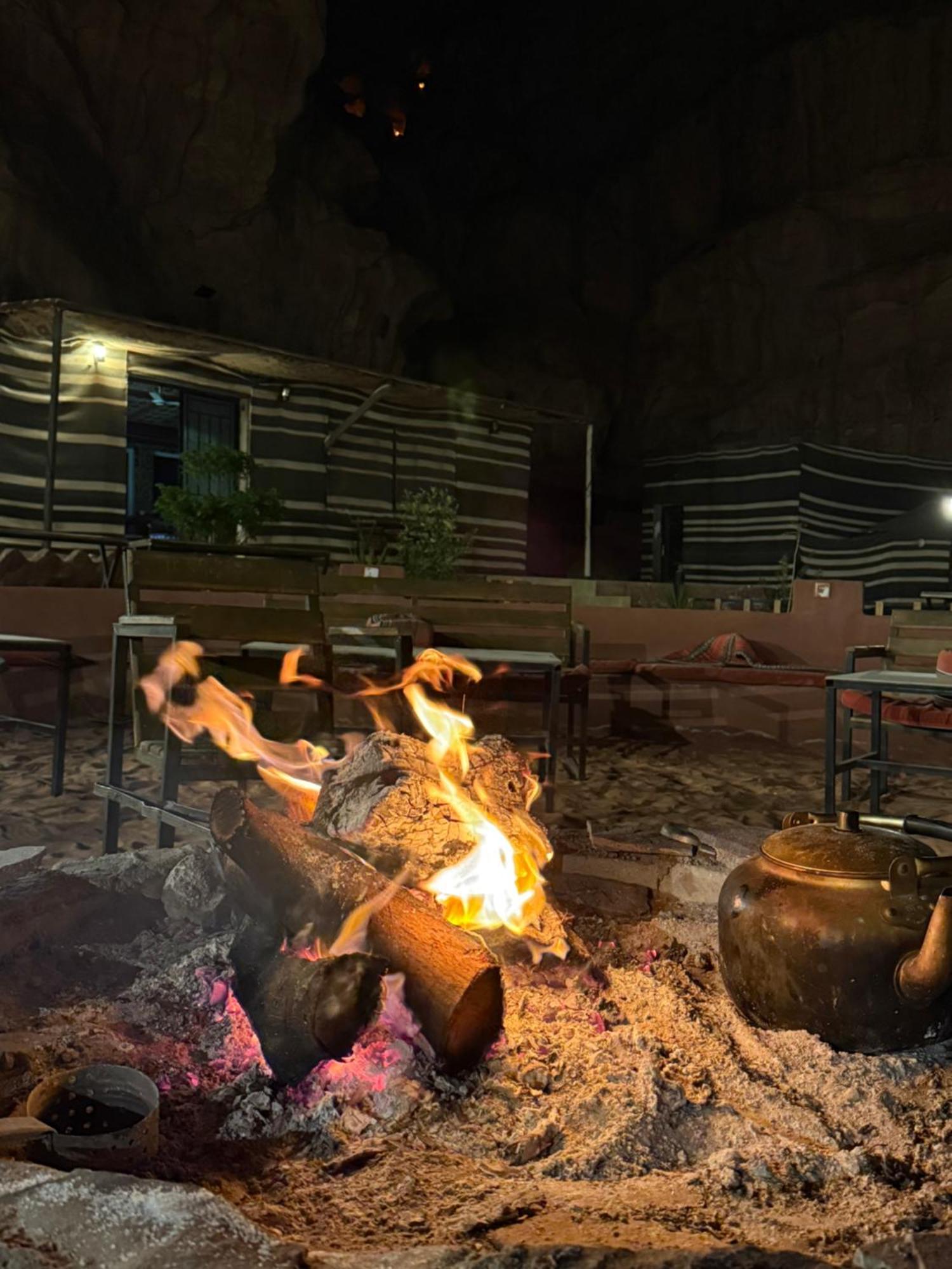 Faisal Wadi Rum Camp Eksteriør bilde